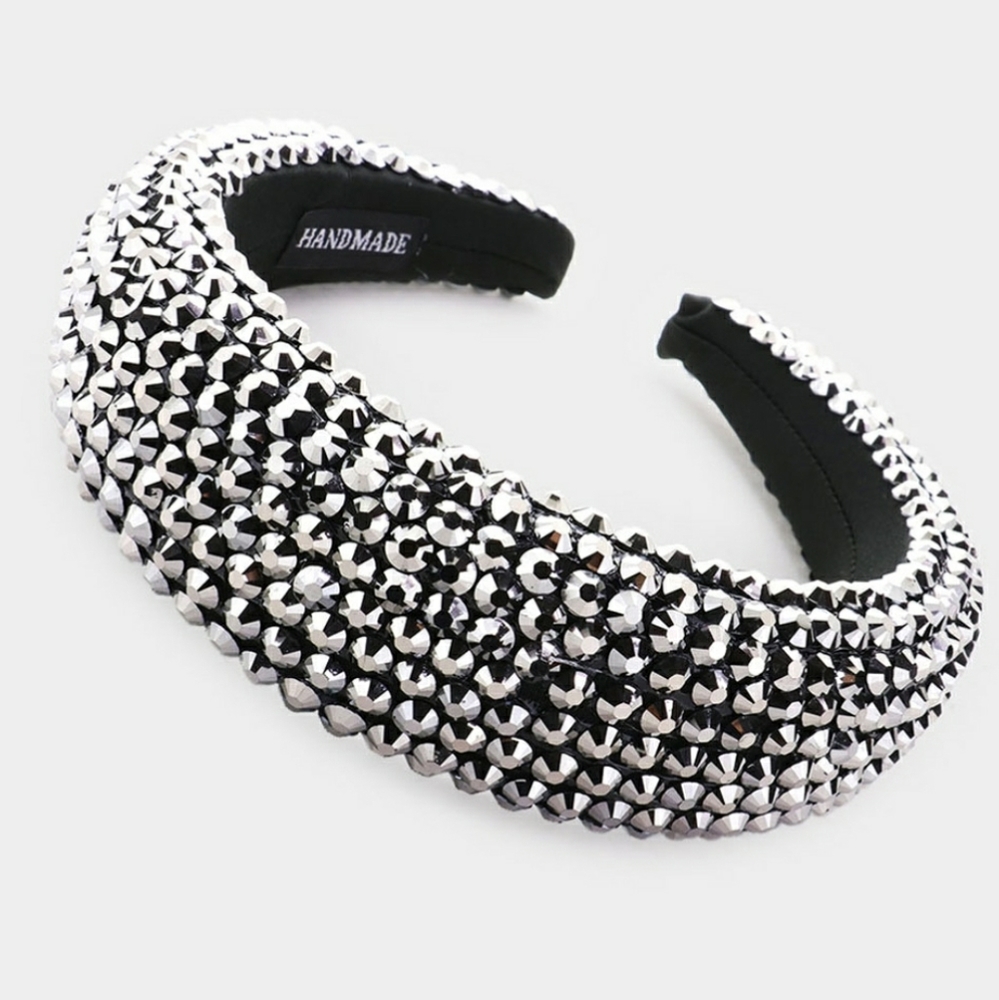 Beautiful brand new headband 🖤🤍🖤
